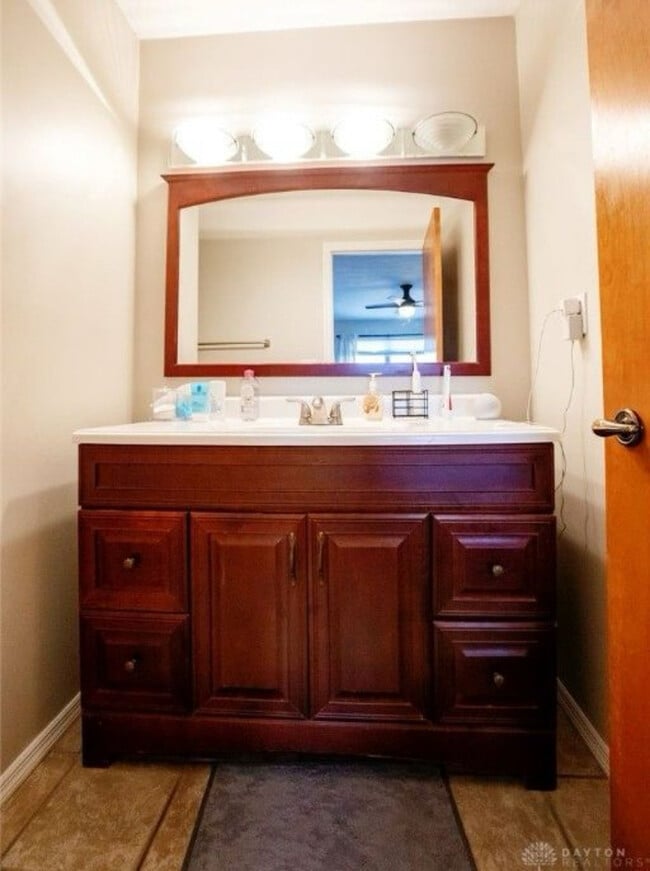 Building Photo - 1397 Sanzon Dr