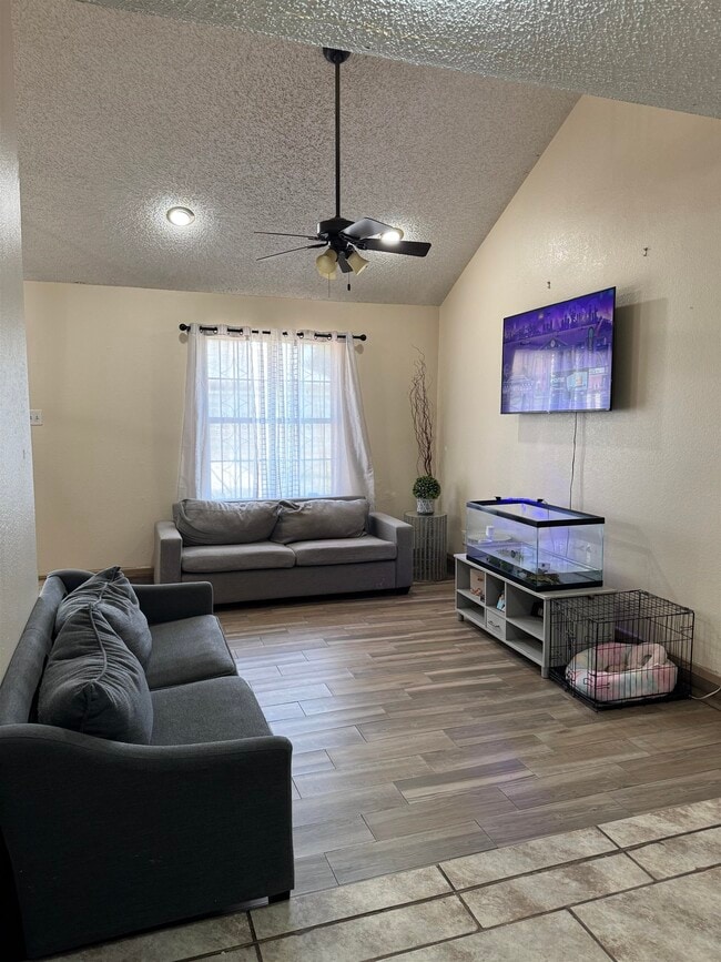 Building Photo - 605 Atlanta Dr