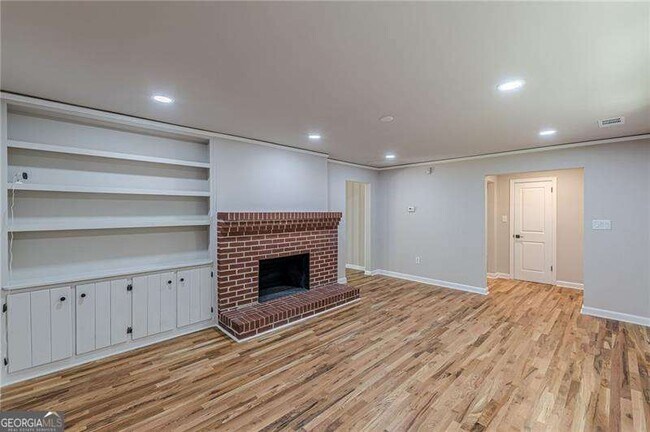Building Photo - 1624 Dodson Dr SW