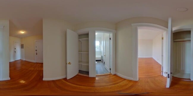 Building Photo - bedroom in Boston MA 02135