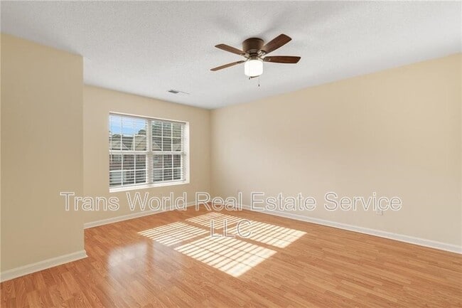 Building Photo - 1102 Pleasant Oaks Ct