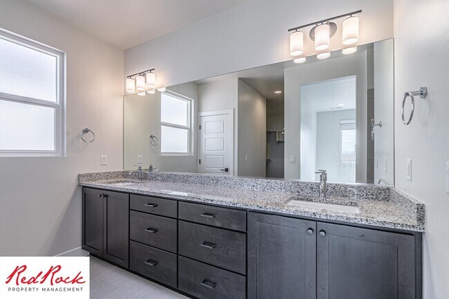 Building Photo - Modern 3 Bedroom Single-Level Home in Vill...