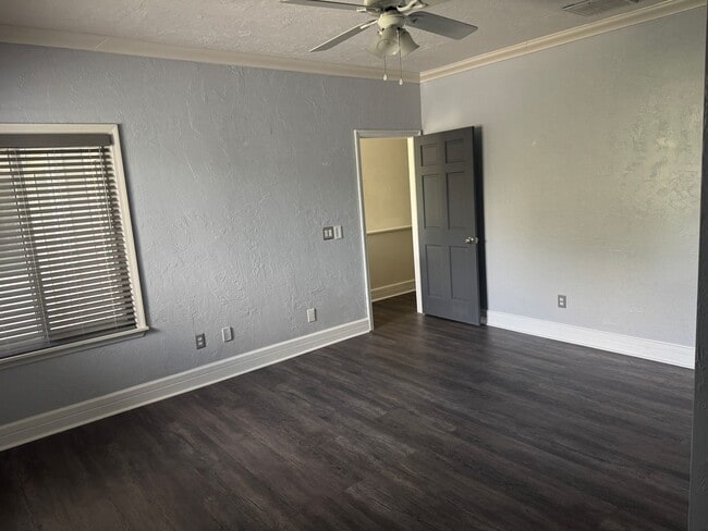 Building Photo - 9716 Tiffany Oaks Ln
