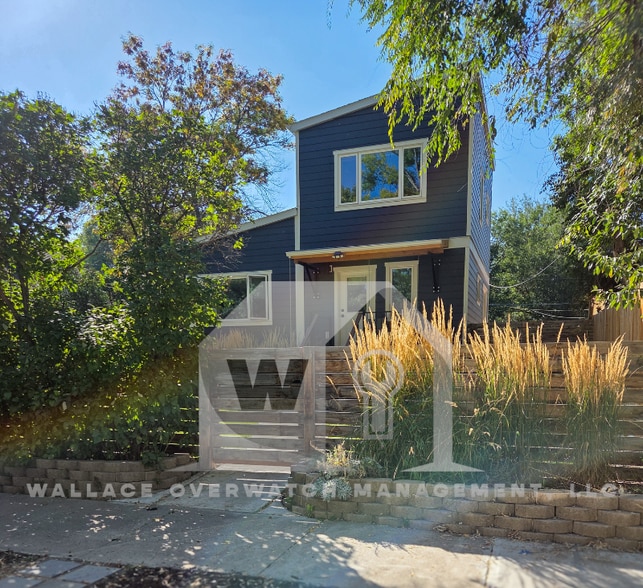 Primary Photo - 108 3rd Ave E