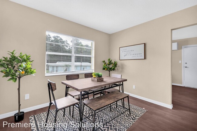 Building Photo - 4 br, 1.5 bath House - 305 Union Street