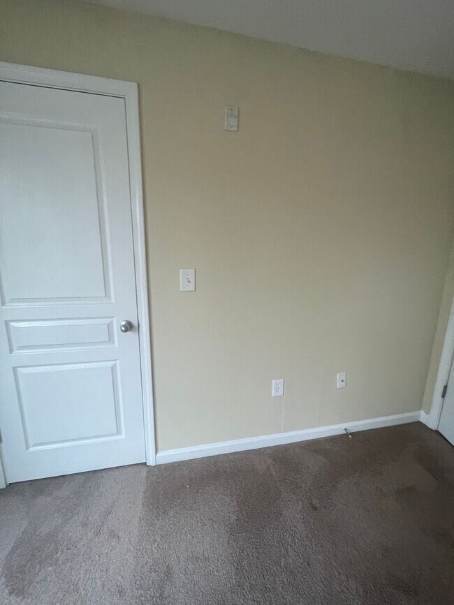 Building Photo - 17-1727 BBCH