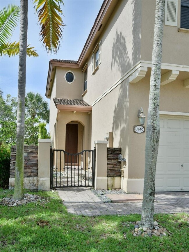 Building Photo - 8940 SW 228th Ln