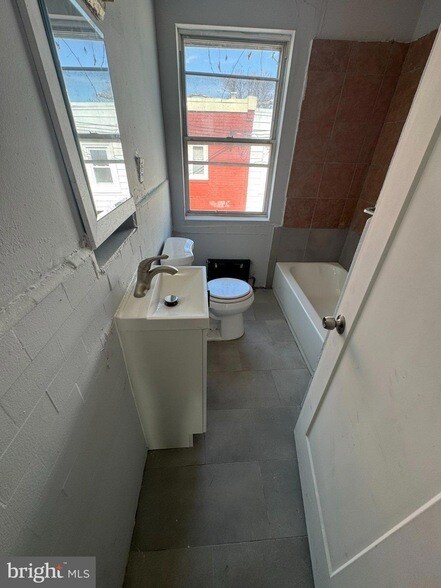 Building Photo - 5583 Blakemore St
