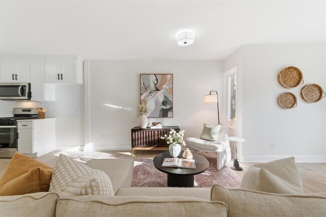 Building Photo - 414 6th St