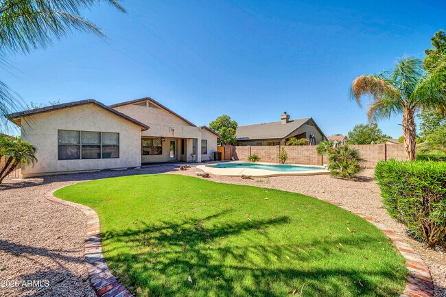 Building Photo - 6434 W Kristal Way