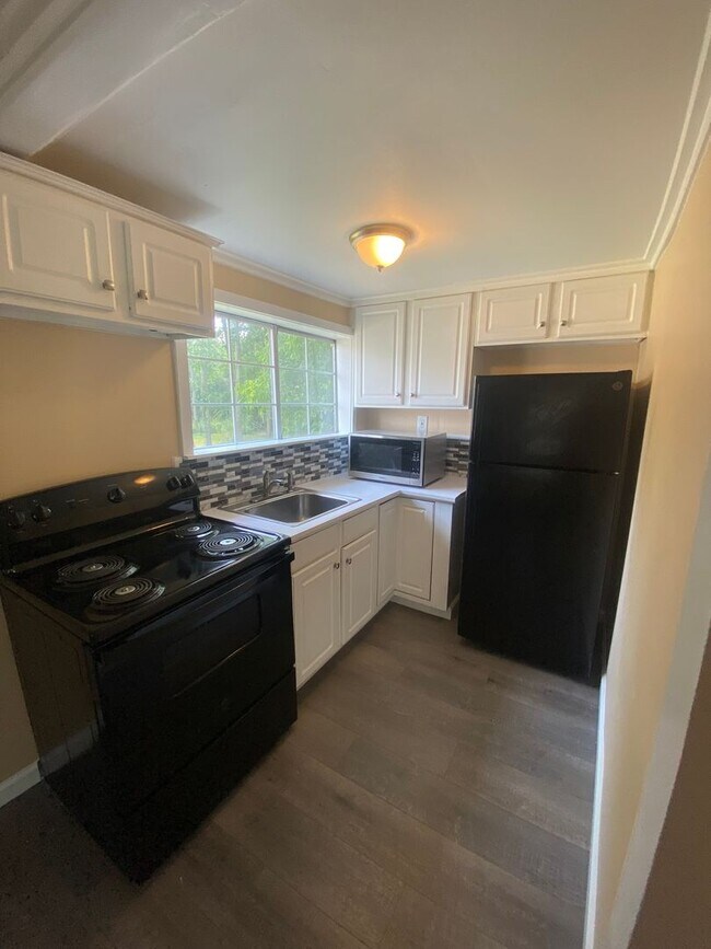 Building Photo - Mobley