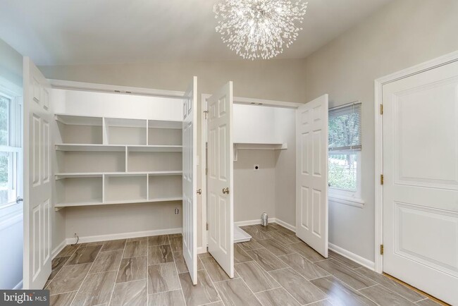 Building Photo - 8424 Hayden Ln