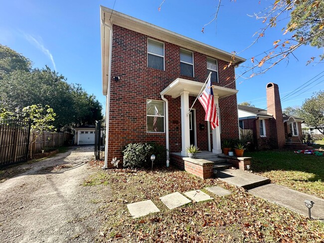 Building Photo - Adorable Home in Heart of Avondale.