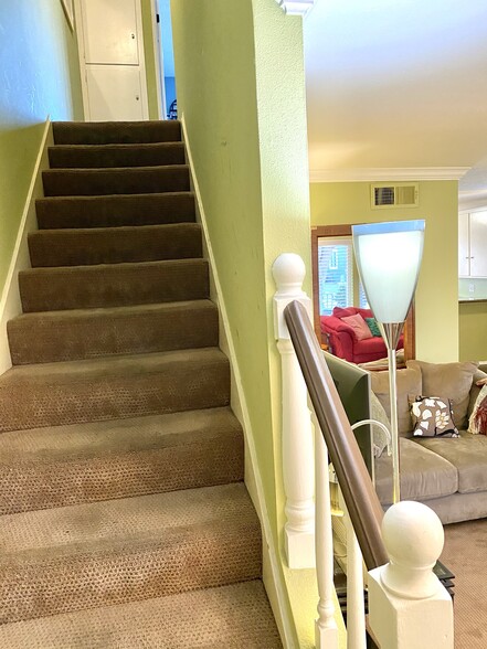 Building Photo - 117 Lexington Ln