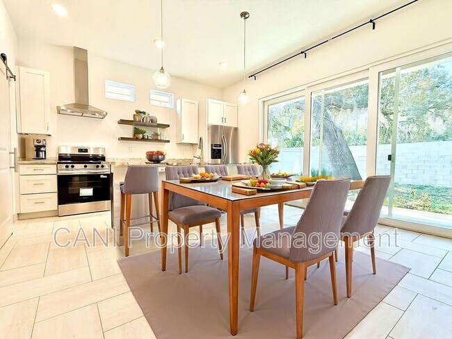 Building Photo - 728 Ellwood Ave