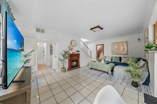 Building Photo - 2304 E 14th St