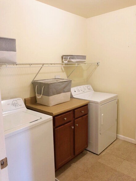 Laundry Room - 1554 4th St