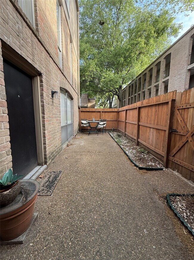 Building Photo - 4645 Wild Indigo St