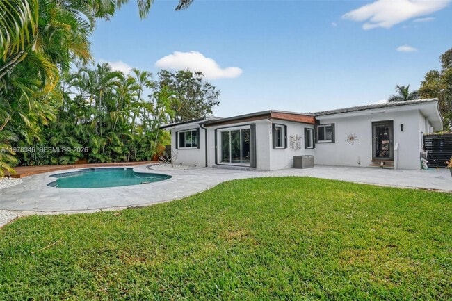 Building Photo - 425 NE 114th St