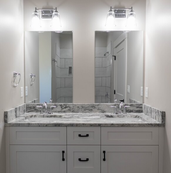 Building Photo - 1763 Grant Rd