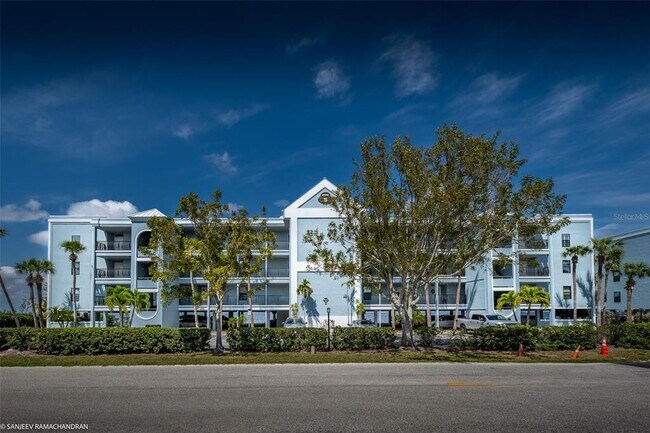 Building Photo - 1750 Jamaica Way