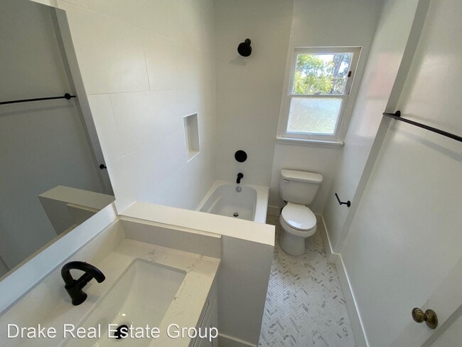 Building Photo - 1132-1142 Princeton St