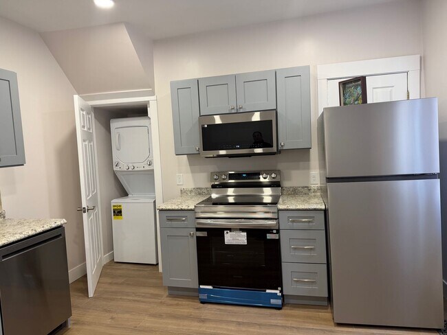 Building Photo - 4300 Apple Ave