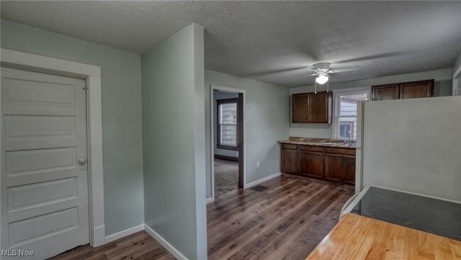 Building Photo - 823 Beatty Ave