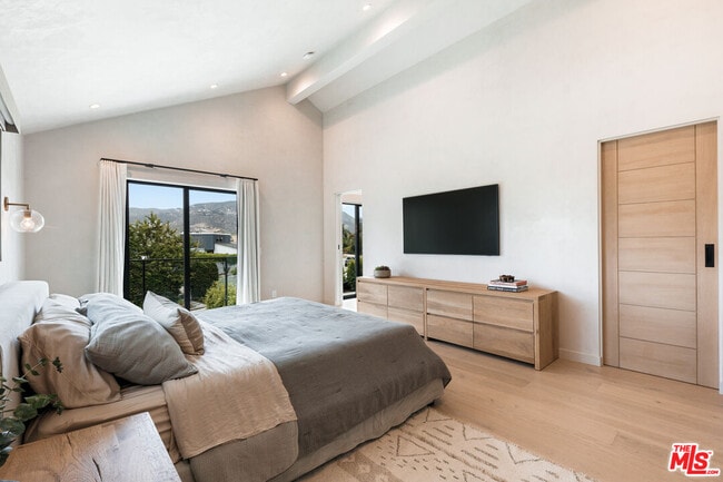 Building Photo - 6450 Surfside Way