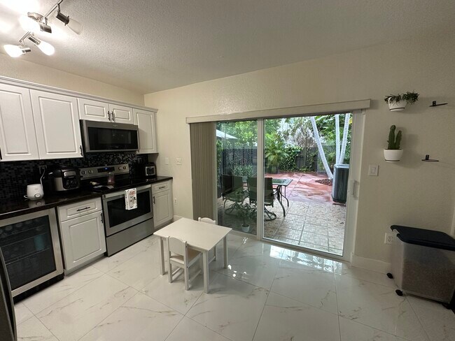Building Photo - 20764 SW 82nd Ave