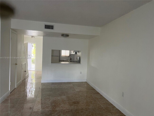 Building Photo - 2760 W 76th St