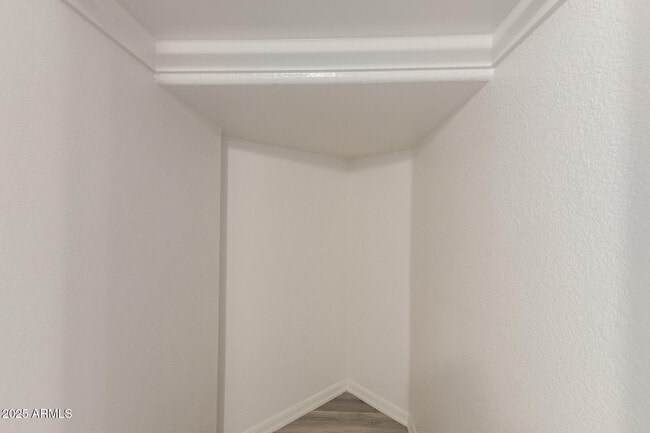 Building Photo - 1526 E Charleston Ave