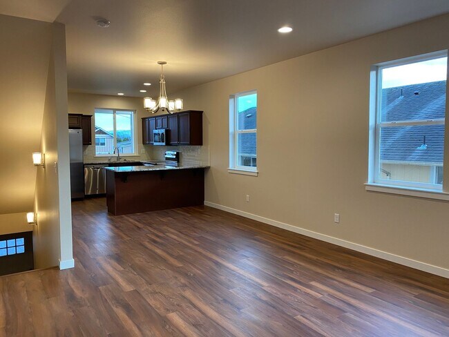 Building Photo - 5777 Legoe Ave