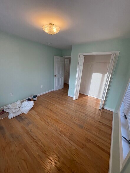 Building Photo - 309 Beacon St