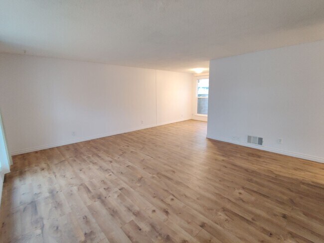 Building Photo - 1407 Wright Ave