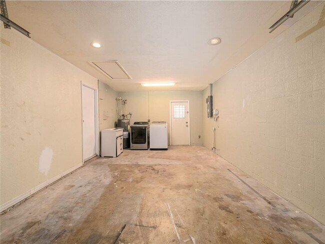 Building Photo - 11422 Wheeling Dr