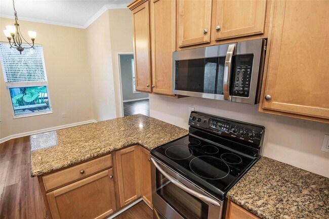 Building Photo - 7 Deerwood St