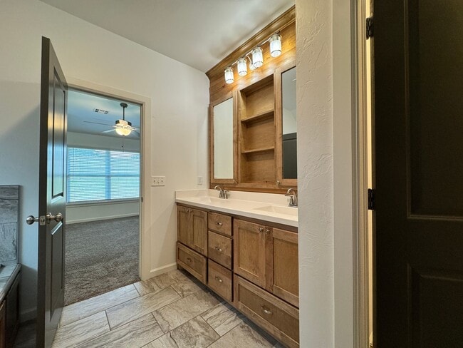 Building Photo - Beautiful 3 Bedroom Home in Azalea Farms in Noble