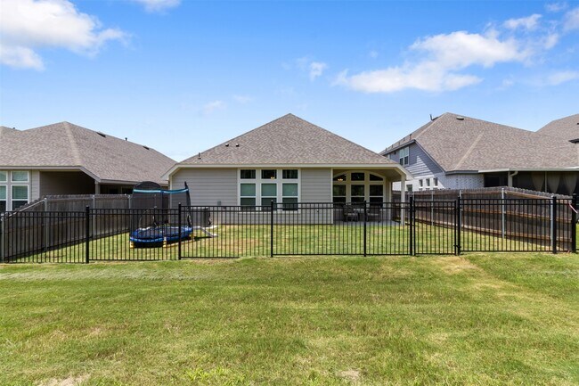 Building Photo - 1262 Gainesville Dr