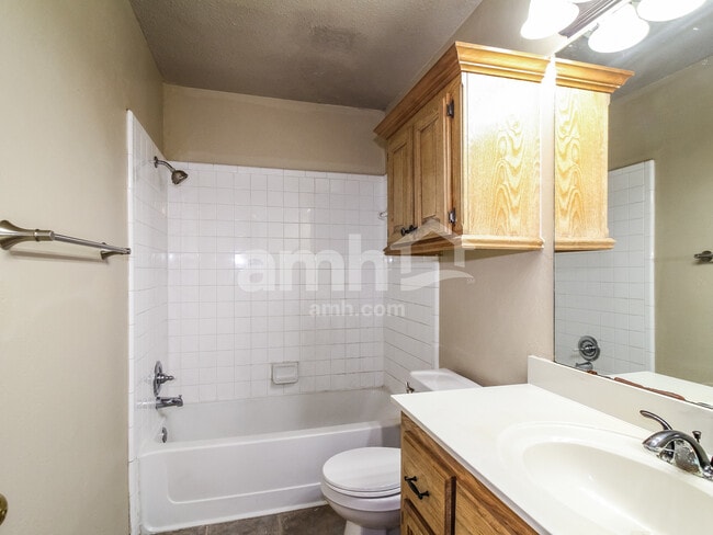 Building Photo - 8824 NW 85th St