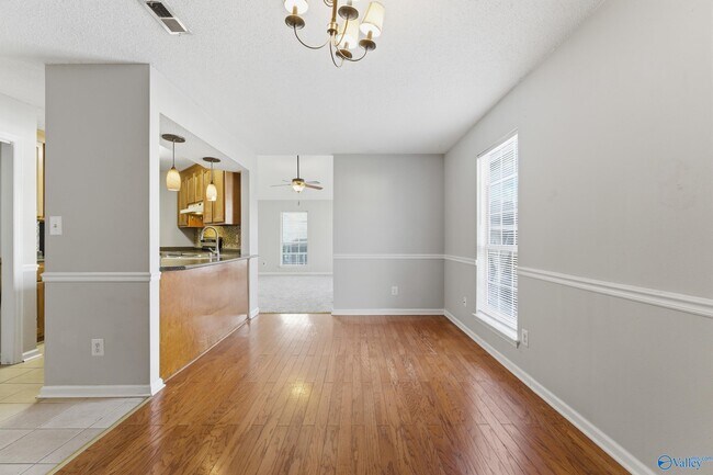 Building Photo - 2504 Reabok Cir SW