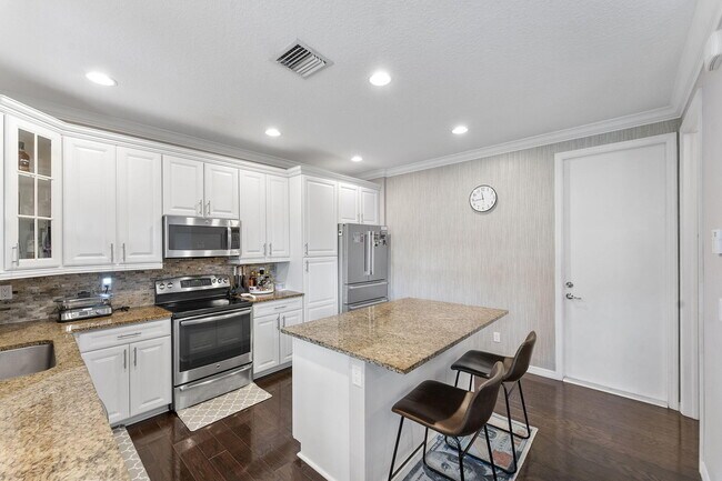 Building Photo - 4543 Mediterranean Cir