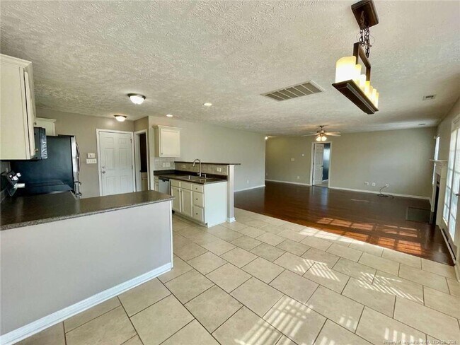 Building Photo - 193 Lochwood Dr