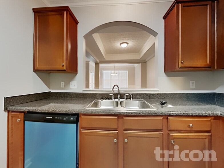 Building Photo - 8132 Brookbend Dr