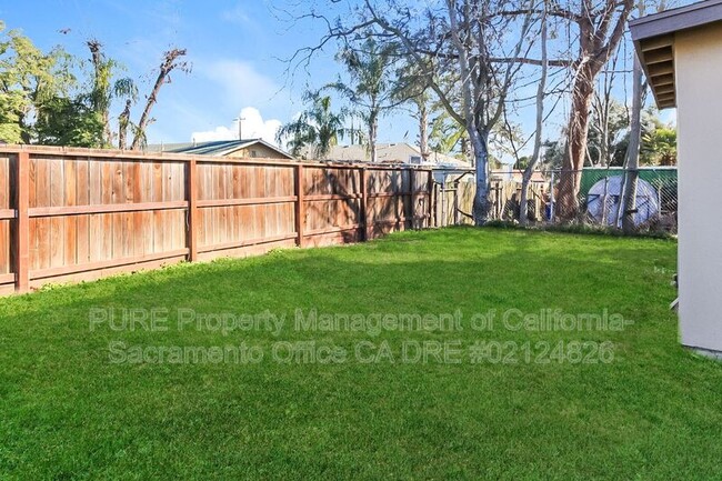 Building Photo - 130 Elm St