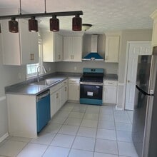 Building Photo - 552 Plantation Blvd