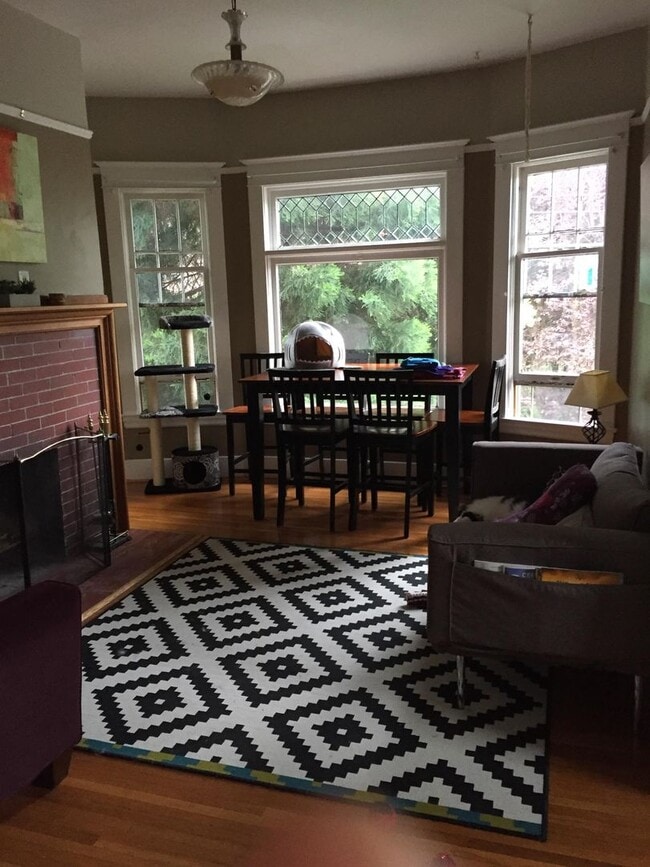 Building Photo - smi01 - SE Ankeny