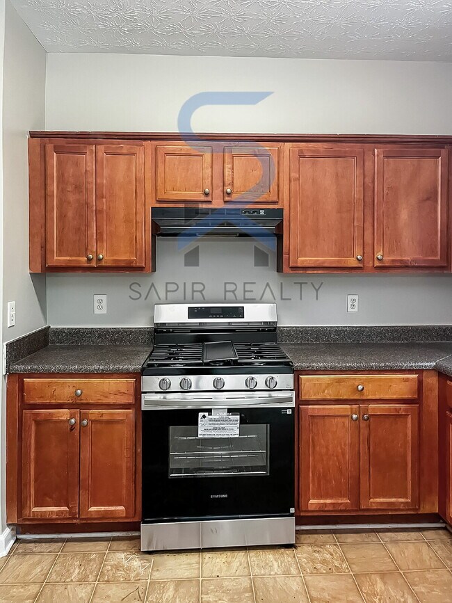 Building Photo - 1308 Adcox Square