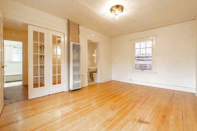 Interior Photo - Broadway Court