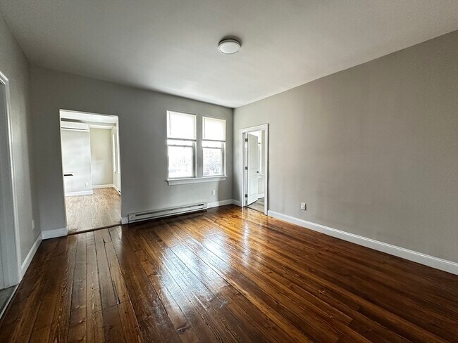 Building Photo - 5 Hampshire St